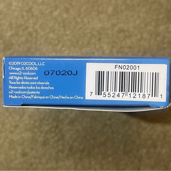 O2COOL Deluxe Necklace Fan in Grey - Picture 4 of 7